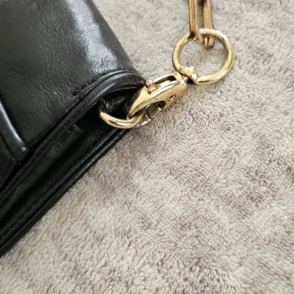 Tory Burch Black Leather Shoulder Bag with Gold Logo and Chain